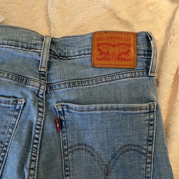 Levi's Skinny Jean - Picture 3 of 4